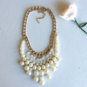 Handmade pearl necklace